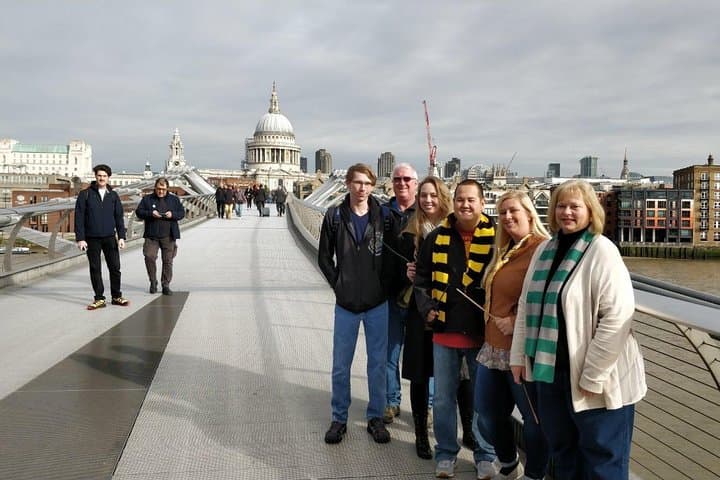 This tour also takes in some iconic London landmarks!