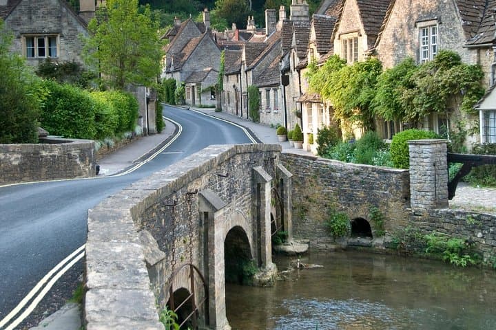 Stratford-upon-Avon/Warwick Castle Independent Full Day Private Tour