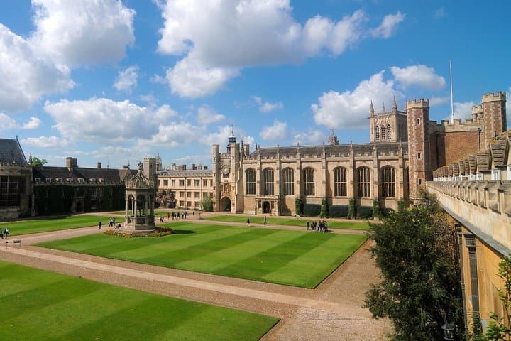 Private Chauffeured Range Rover to Cambridge from London
