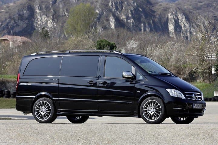 Private Chauffeured Day Trip to Brighton Pier from London in a Luxury Minivan