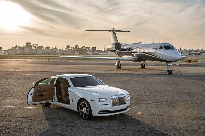 Private Arrival Transfer in a Luxury Rolls Royce from Heathrow Airport to Central London