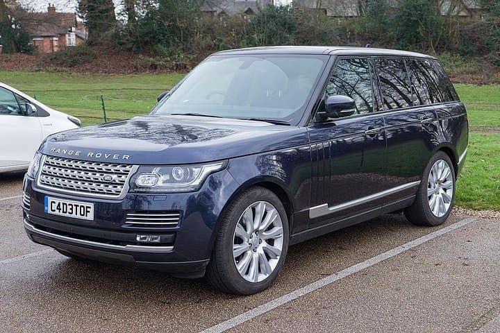Private Luxury Range Rover Arrival Transfer: Heathrow Airport to Central London