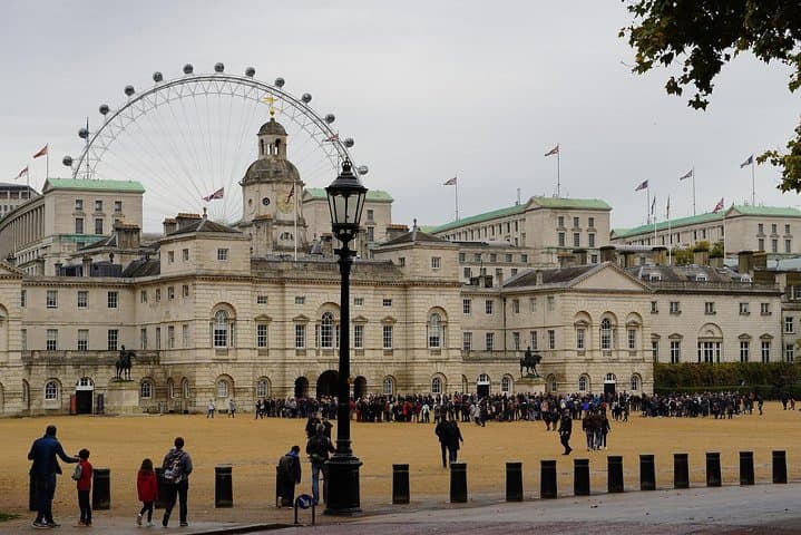 Layover Tour of London from LHR Executive Luxurious Vehicle Private Tour 6 hour