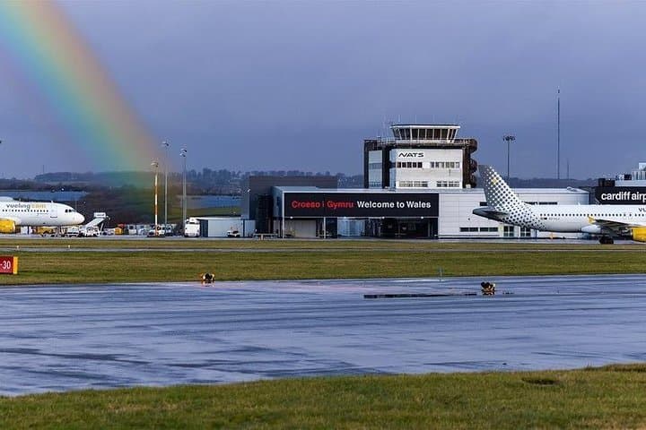 Private Cardiff Arrival Transfer- Airport to Hotel / Accommodation