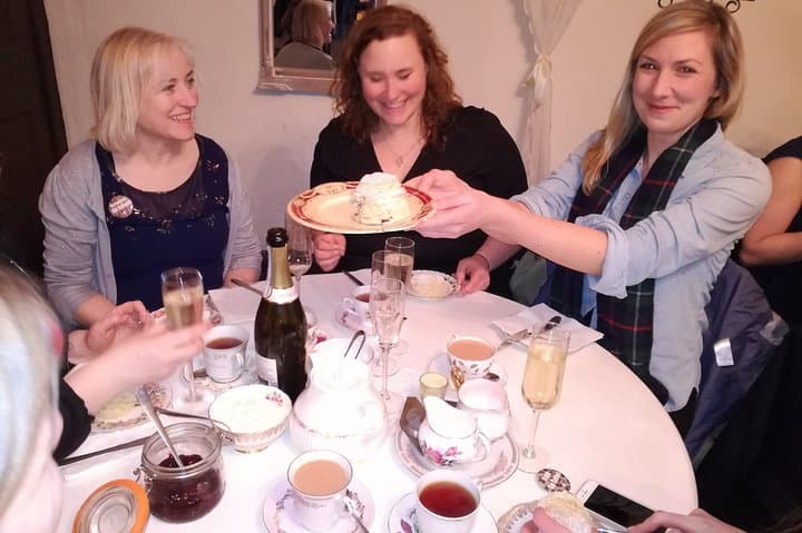 Edinburgh Like a Local: New Town & Stockbridge Food Tour