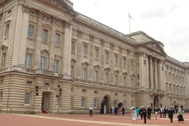 Full Day Traditional Private London Tour with Car/SUV/Van/Bus