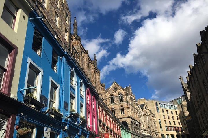 Semi-Private Edinburgh City Walking Tour with a Local Expert Guide