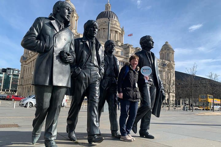 Superb Beatles statues for selfies
