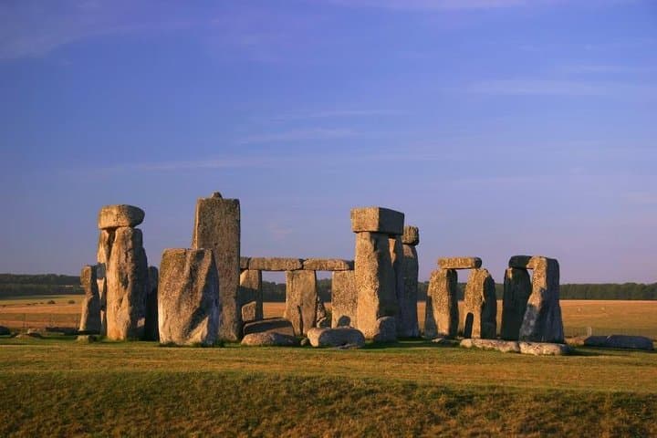 Winchester, Stonehenge & Salisbury Independent Full Day Private Tour