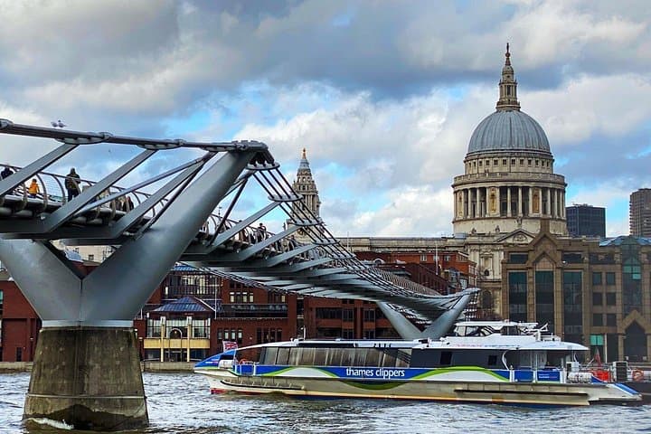 Fun Discovery Walk in London's South Bank: Secrets and Riverside Riddles!