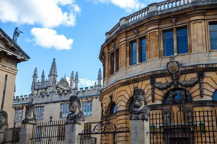 Private Oxford Walking Tour With University Alumni Guide