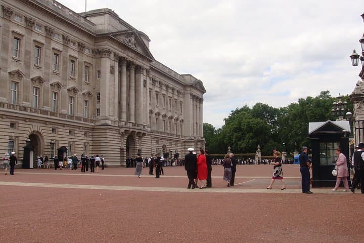 Essential London Full-Day Private Tour by Public Transport