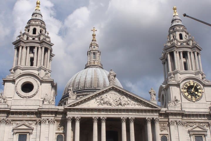 London Full Day Private Tour by Walking and Public Transportation