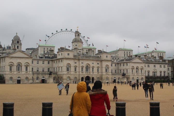 Private Arrival or Departure Transfer: Heathrow Airport to London City Airport
