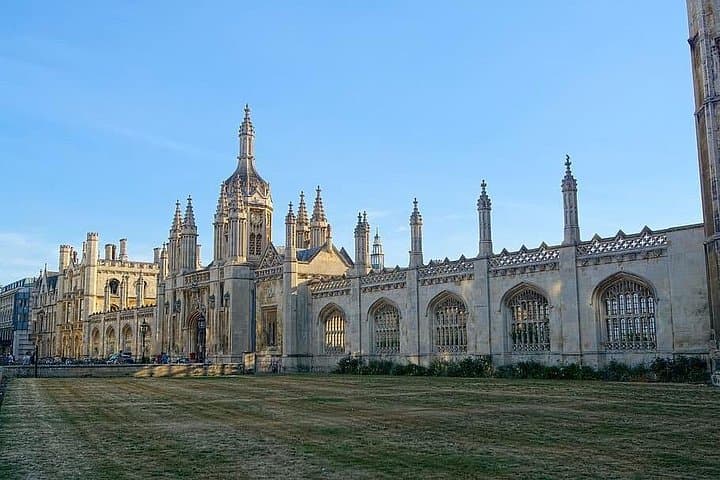 Private full day tour to Oxford and Cambridge from London with Hotel Pick Up
