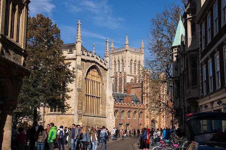 Private full day tour to Oxford and Cambridge from London with Hotel Pick Up
