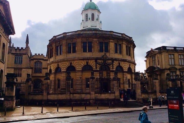 Private full day tour to Oxford and Cambridge from London with Hotel Pick Up
