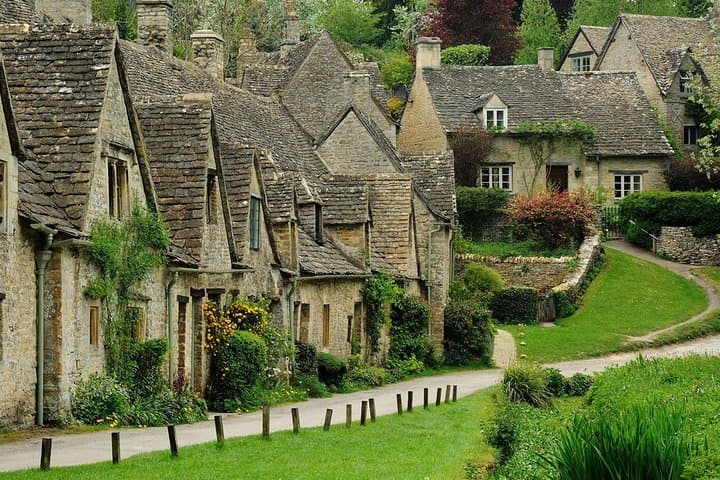 Full Day Private History Tour of the Cotswolds in a Rolls Royce