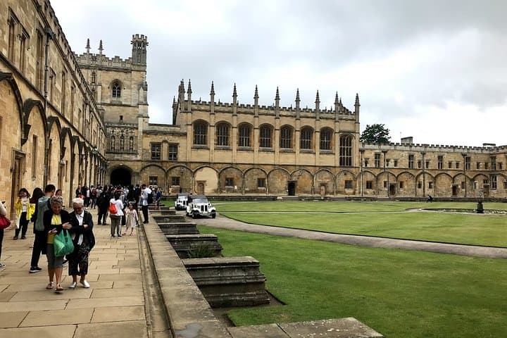 Footsteps of Harry Potter in Oxford