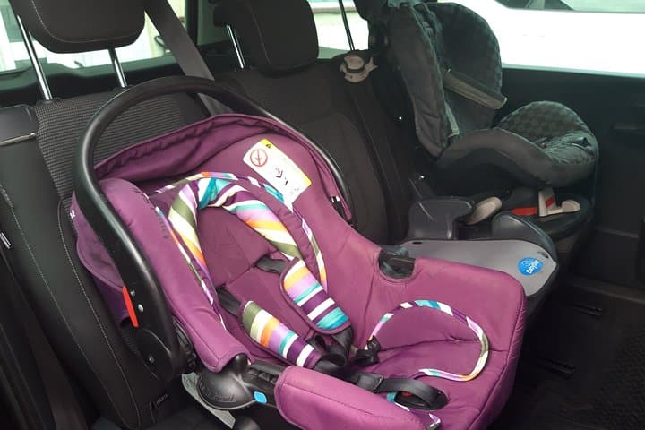 Private Arrival or Departure Transfer: Heathrow Airport to Luton Airport