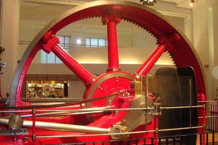 8 Days English and Engineering University Program in London
