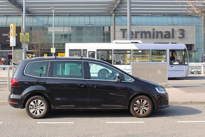 Private Transfer: Heathrow Airport to Gatwick Airport Arrival or Departure Transfer