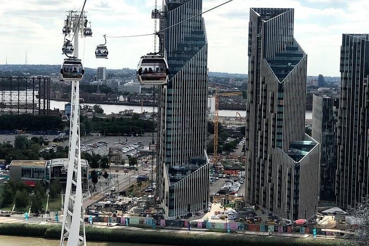 English + Business and Leadership University Taster One Week Program in London