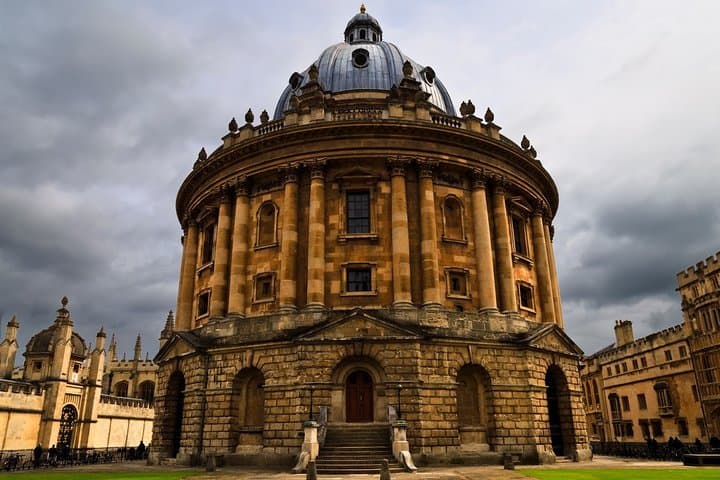 Oxford City Full-Day Private Tour from London