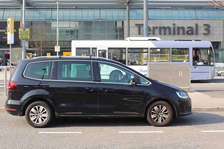 Arrival or Departure Private Transfer: London Heathrow Airport to Cambridge