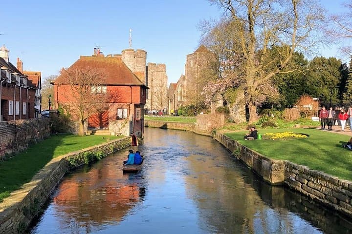 Canterbury Cathedral and Leeds Castle Private Full Day Tour