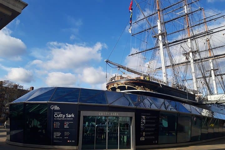Private Transfer: Heathrow Airport to Greenwich South East London