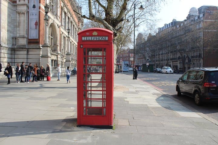 Private One Way or Round Trip Transfer: London or LHR to Newbury