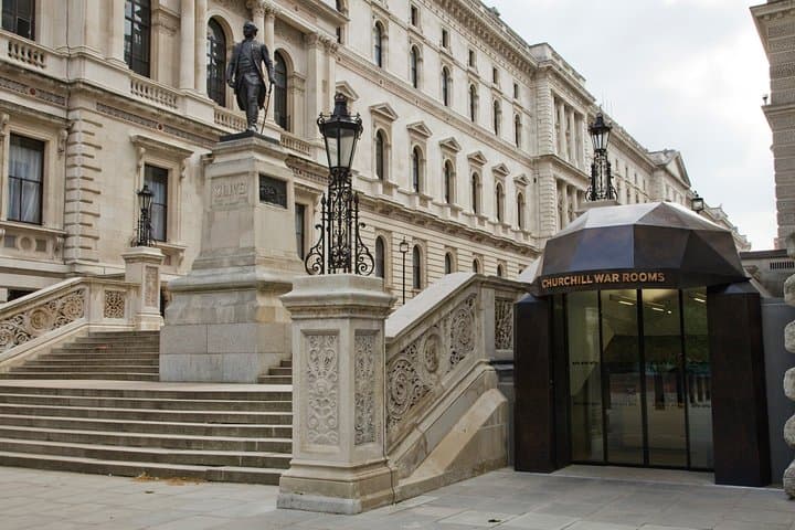 Classic London Tour & Changing the Guards— History In Action