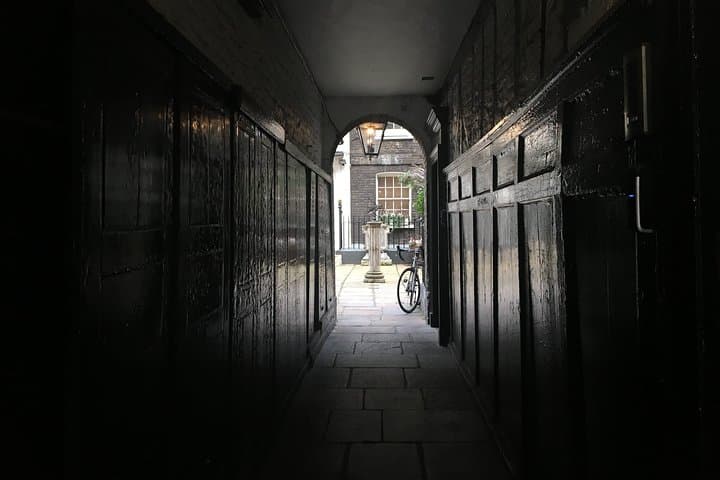 Private Guided and Chauffeured Tour of London