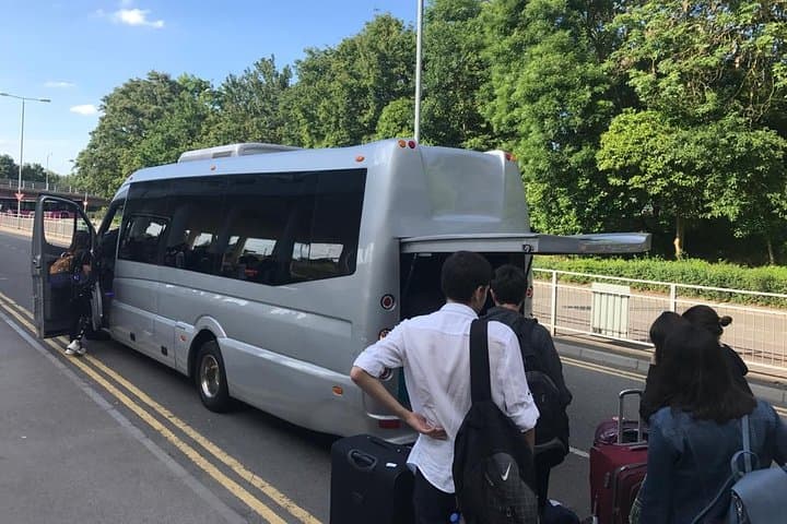 Heathrow Airport Private Transfers to/from London (Postcode W1 to W7)