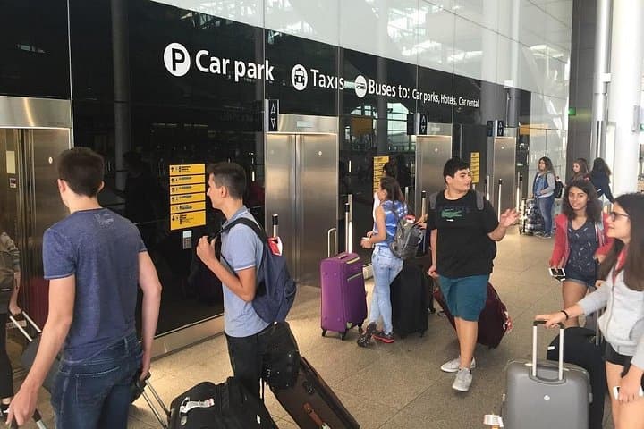Heathrow Airport Private Transfers to/from London (Postcode W8 to W14)