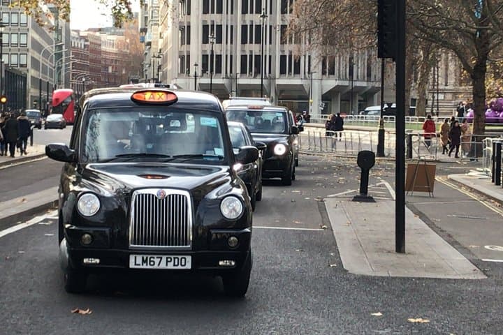 Heathrow Airport Private Transfers to/from London (Postcode WC1 to WC2)