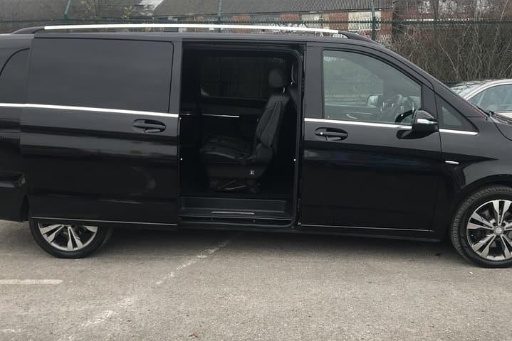 Private transfers between City Airport - King's Cross St Pancras Train Stations