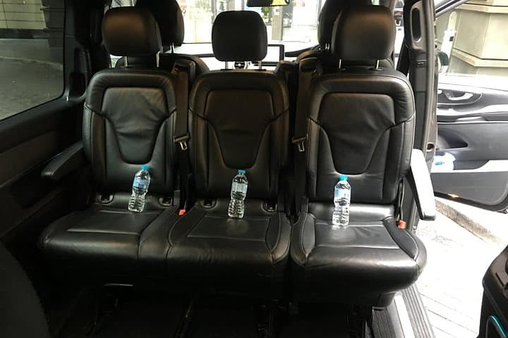 Private transfers between London Heathrow - London Luton Airports