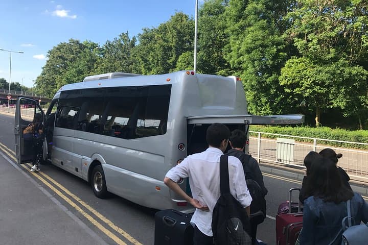 Gatwick Airport Private Transfers to/from London (Postcode WC1 to WC2)