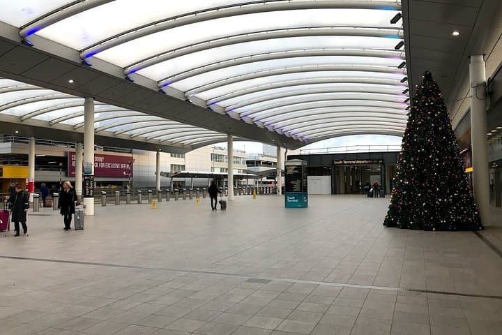 Gatwick Airport Private Transfers to/from London (Postcode E1 to E14)