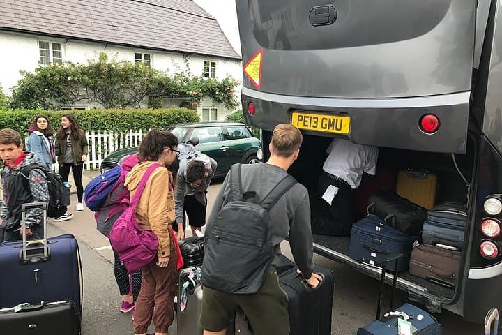 Luton Airport Private Transfers to/from London (Postcode SW1 to SW4)