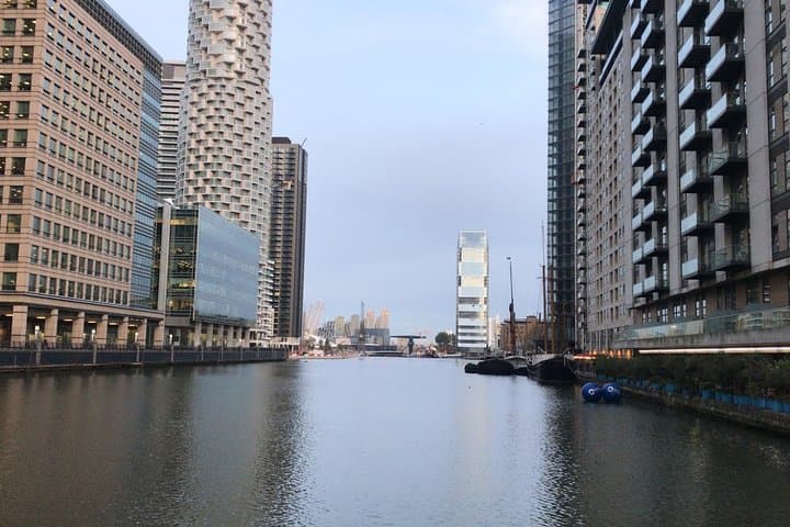 London City Airport Private Transfers to/from London (Postcode E1 to E14)