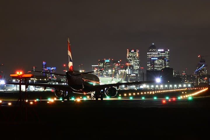 London City Airport Private Transfers to/from London (Postcode E1 to E14)