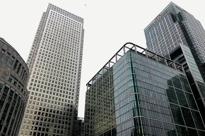 London City Airport Private Transfers to/from London (Postcode SW1 to SW4)