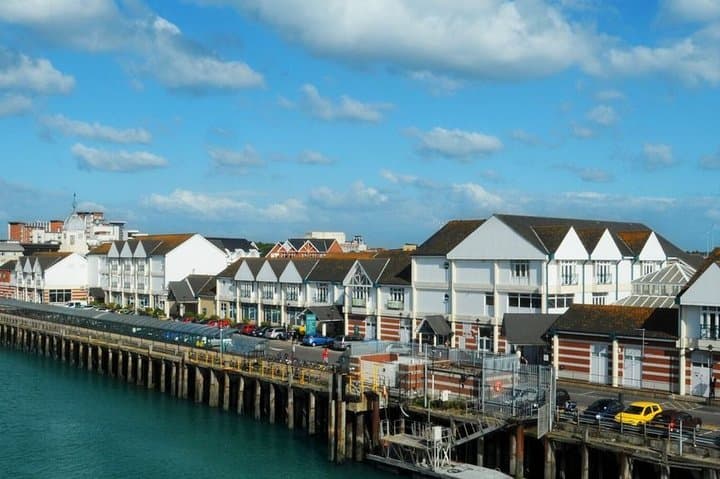 Private Transfer from Gatwick Airport (LGW) to Southampton City