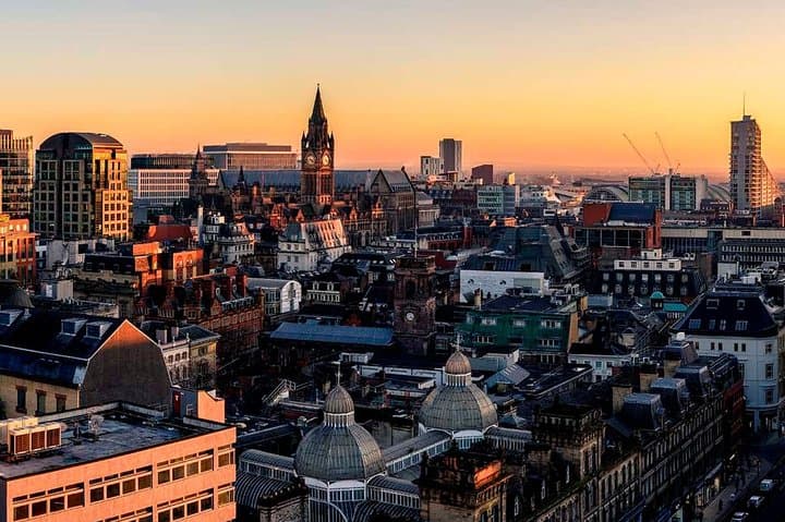 Private Transfer from Manchester Airport (MAN) to Manchester City