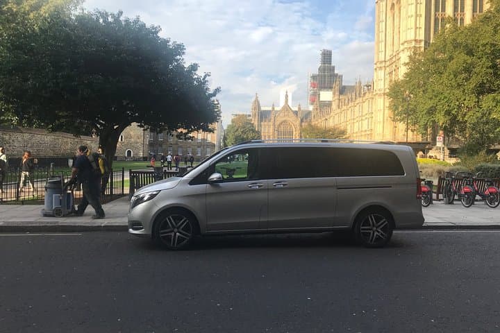 Private Transfer Southampton Cruise Terminal to Heathrow Airport via Stonehenge