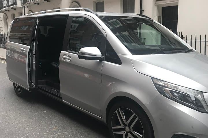 Private Transfers From London Heathrow to Gatwick Aiport