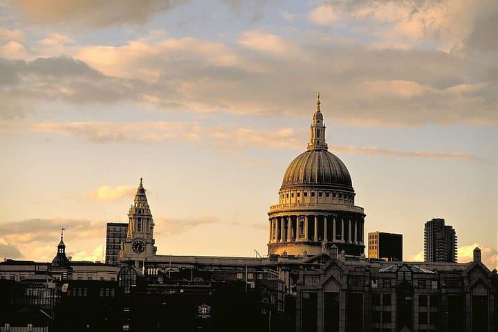 London Sights and Sounds on Christmas Day Afternoon Guided Tour